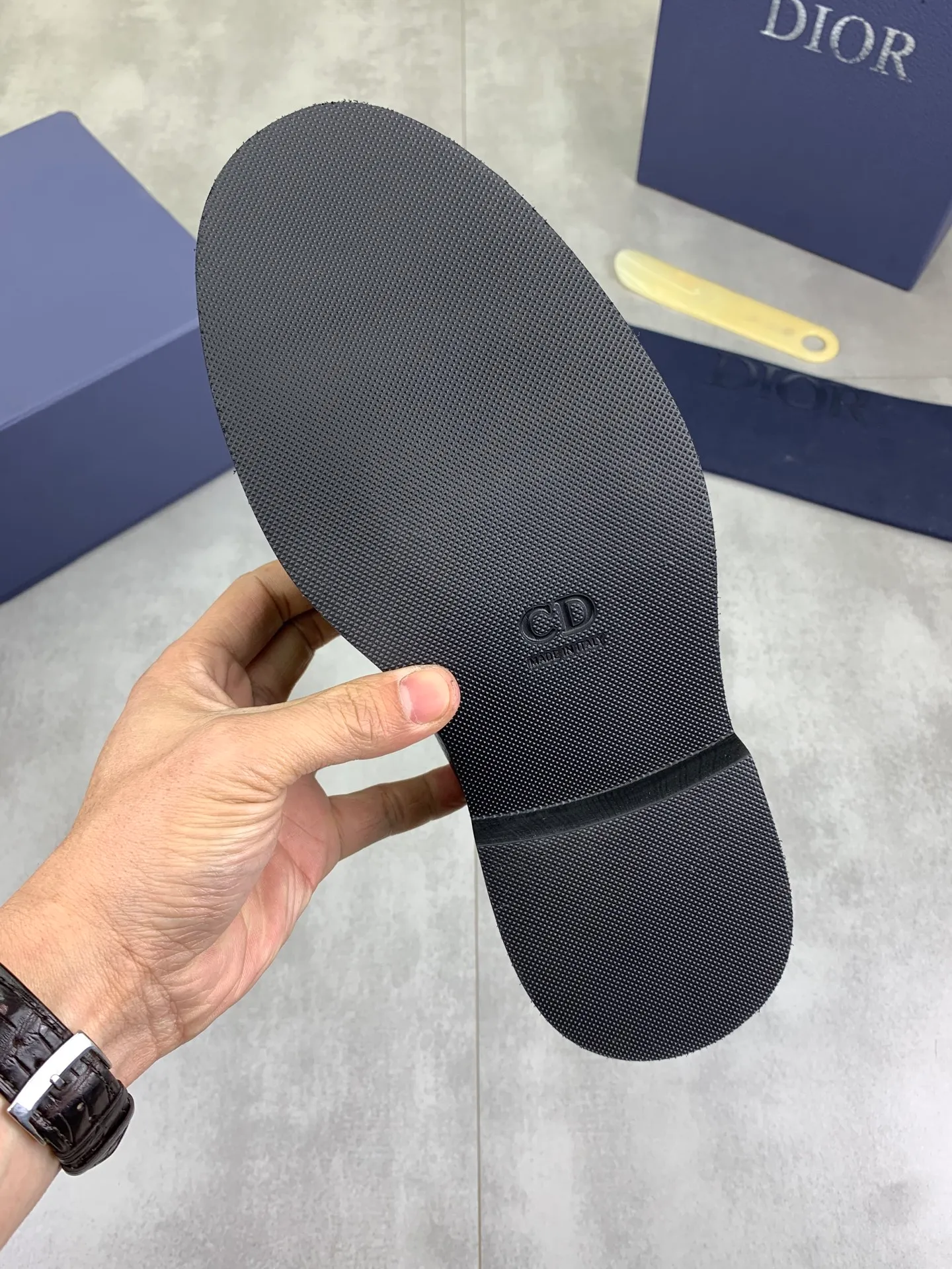 Factory price P800 💰Original quality, top version🔱 DIOR——Dior Men's business casual leather shoes, top quality products. 1:1 shipment ⬆️Luxurious and noble👞All imported original brand fabrics, just to create a more comfortable wearing experience, upper: original selected open edge beaded calfskin ➕Top imported water-dyed full cow lining, original light and comfortable foam outsole ✔️Number: 39-44 (38.45 can be customized)